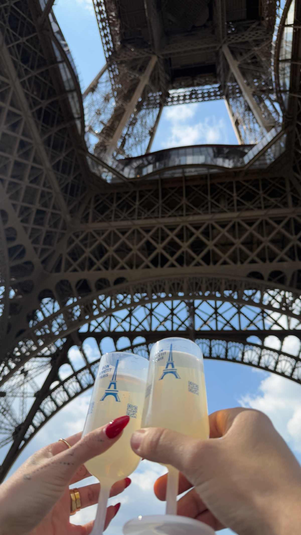 Ο Χρήστος Μάστορας και η Γαρυφαλλιά Καληφώνη στο Παρίσι