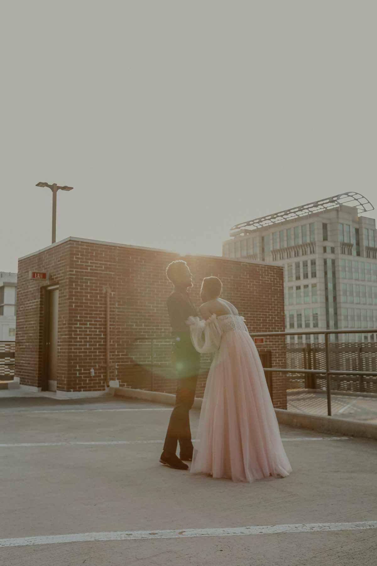 ζευγάρι αγκαλιάζεται