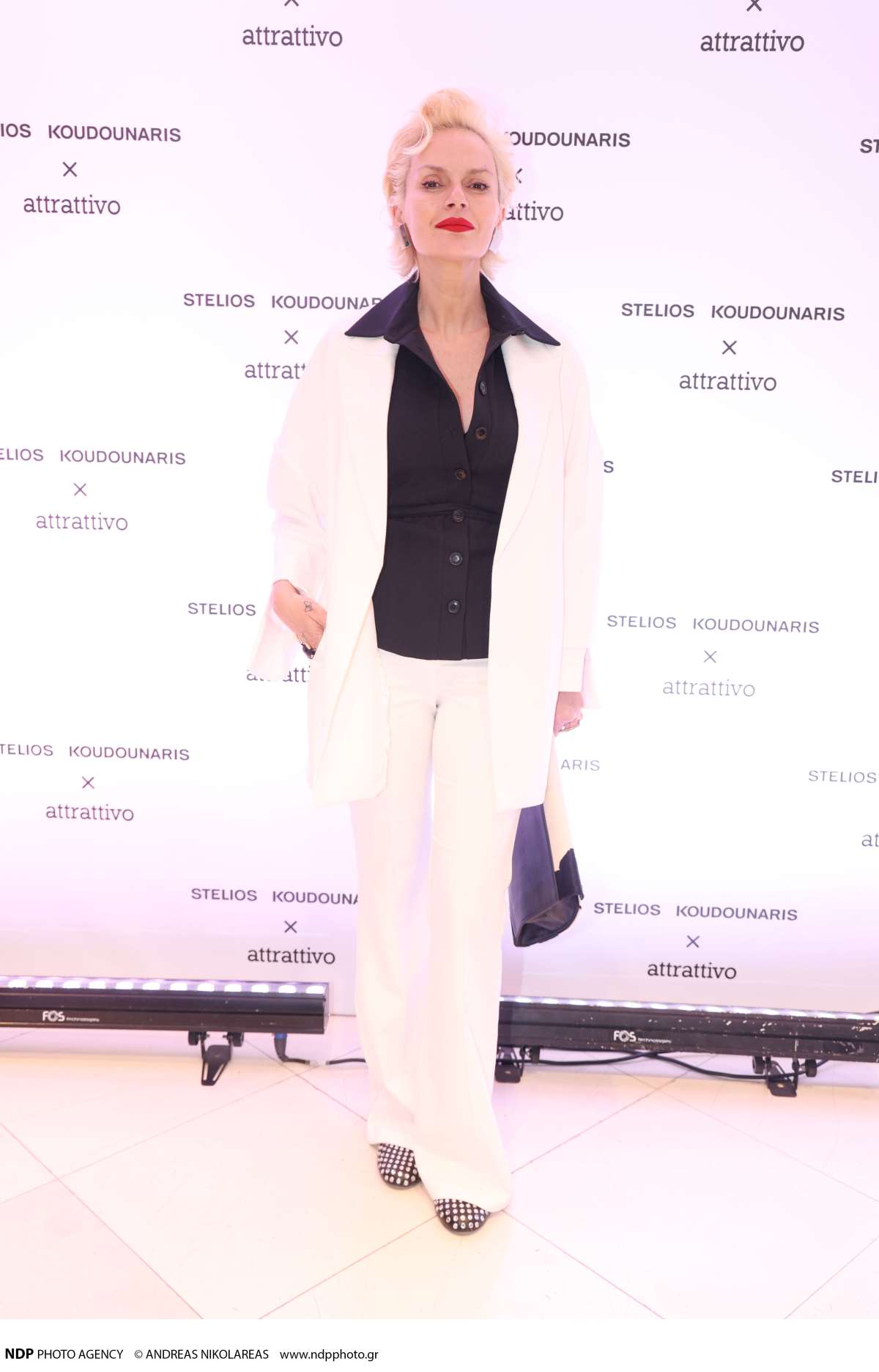 Η Έλενα Χριστοπούλου σε έξοδο