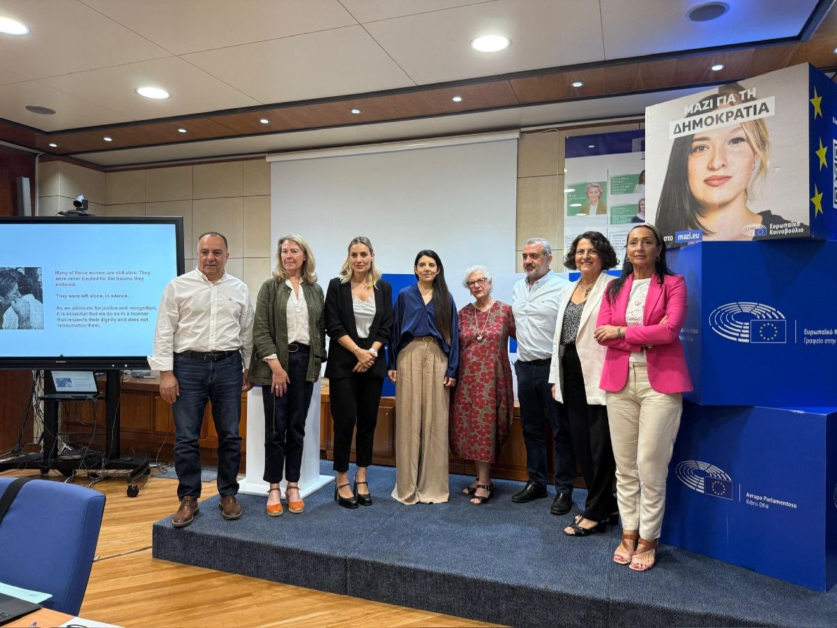 Η Ελεονώρα Μελέτη στην Κύπρο