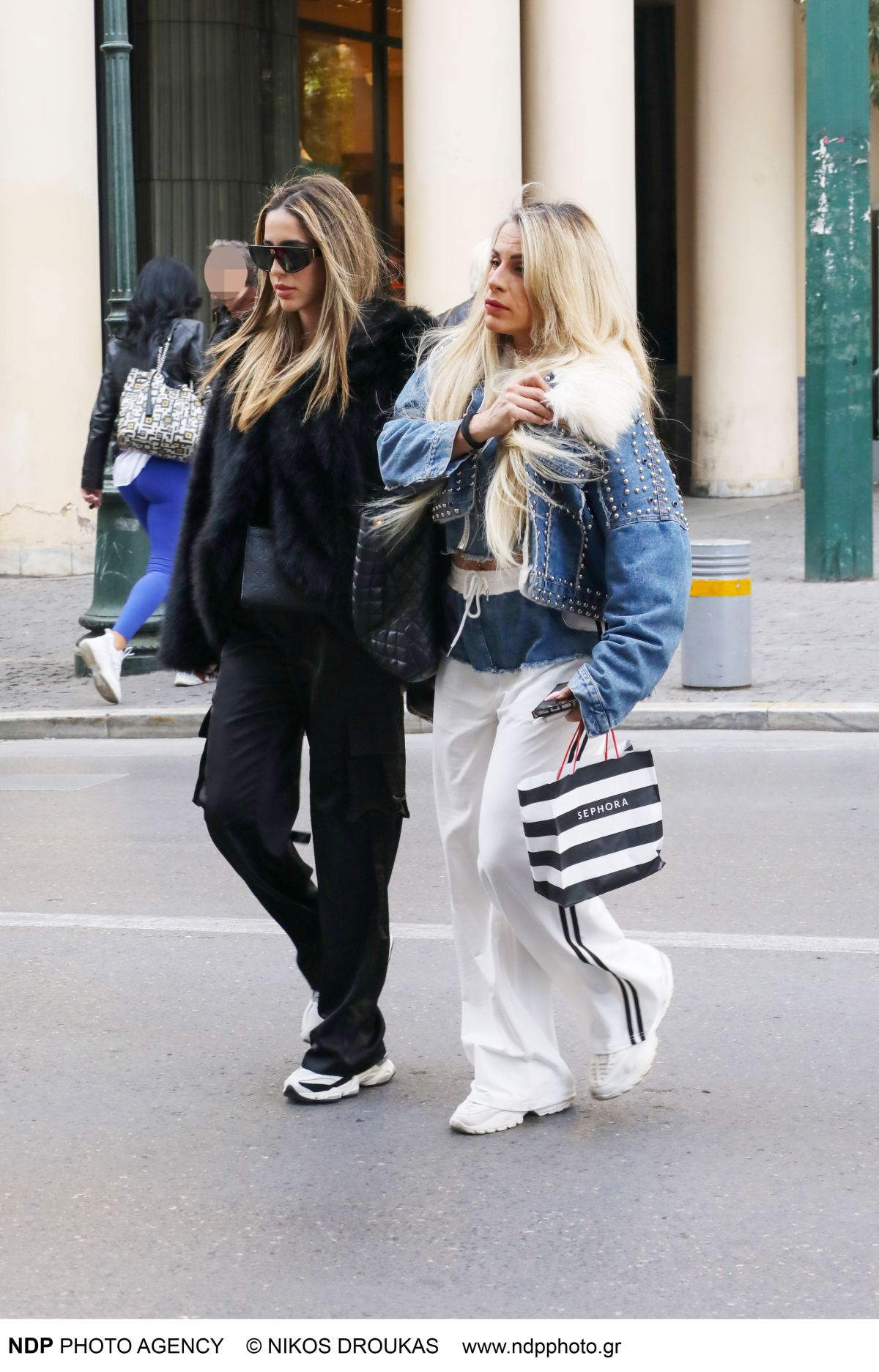 Φραντζέσκα Μελά, Ντανιέλα Αντωνίου