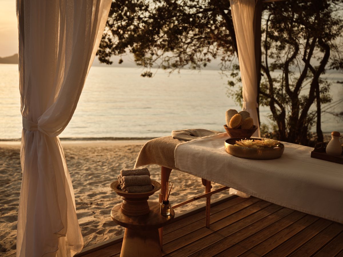 μασάζ στο vathi cove