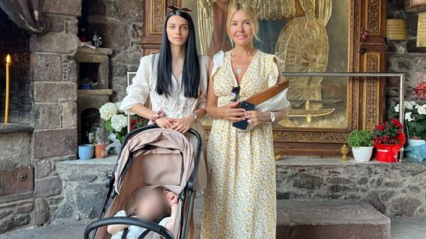 Χριστίνα Παππά, Άννα Μπεζάν