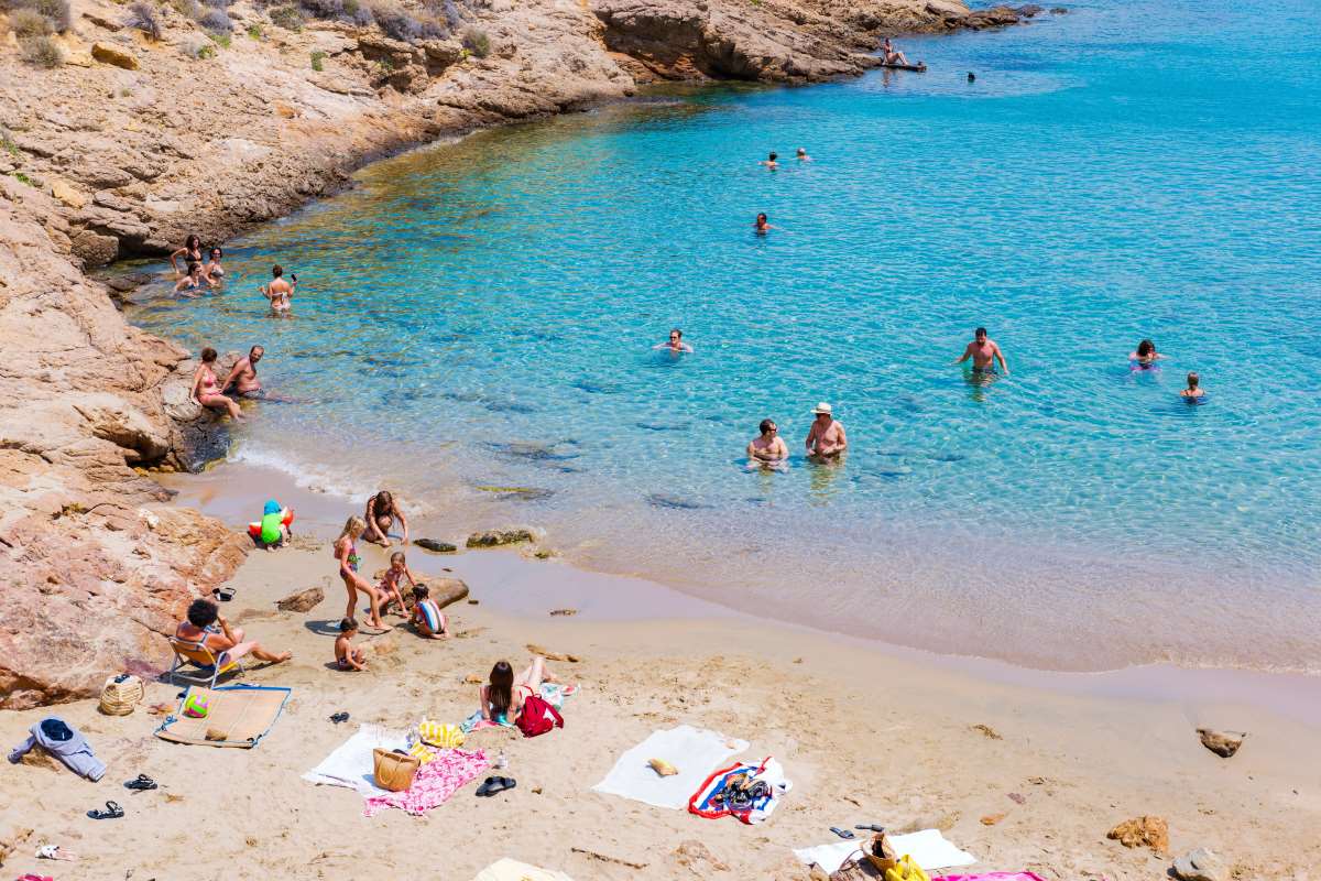 άγιος σώστης μύκονος