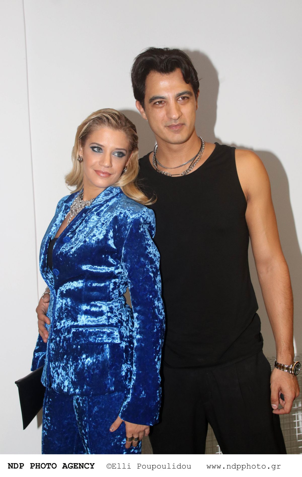 Αναστασιάδης Θεωνά σε δημόσια βραδινή εμφάνιση