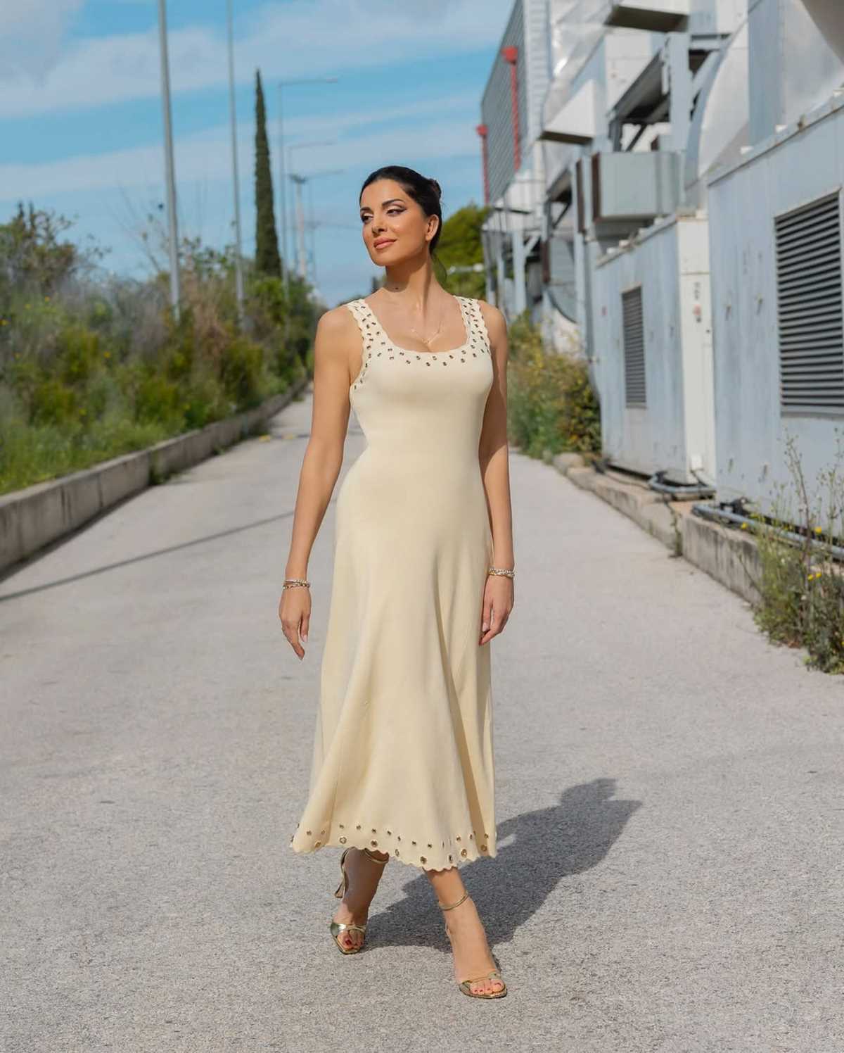 H Σταματίνα Τσιμτσιλή με μάξι φόρεμα