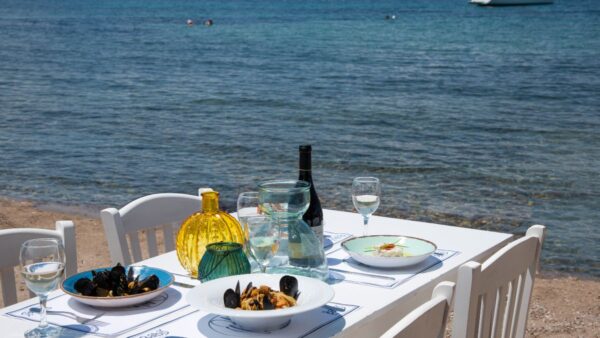 Υψηλή γαστρονομία εκεί που σκάει το κύμα