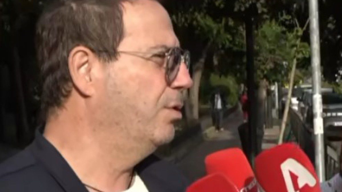 Ο Βασίλης Γκουρούσης έξω από τα δικαστήρια