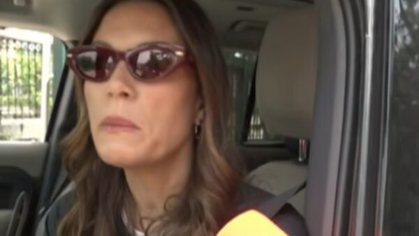 Η Βίκυ Καγιά σε δηλώσεις της στην κάμερα