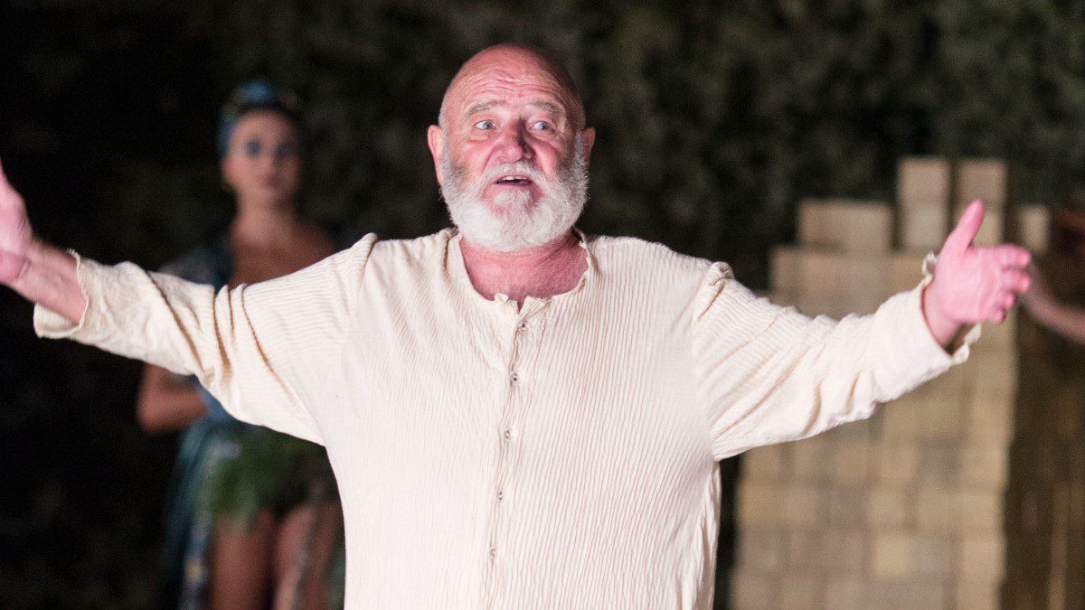 Ο Δημήτρης Κολοβός