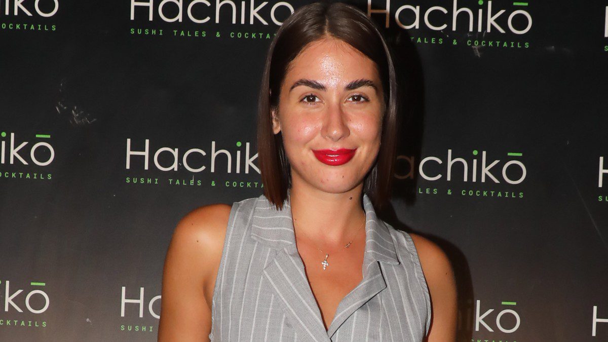 Η Έλενα Κρεμλίδου σε δημόσια έξοδό της