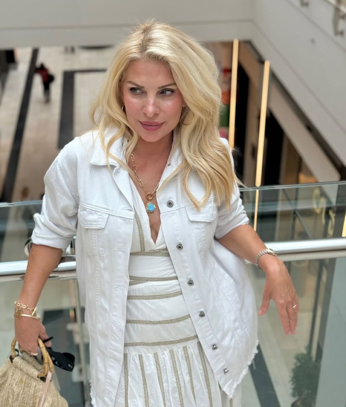 Η Ελένη Μενεγάκη στο Instagram