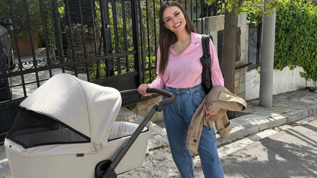 Η Ελένη Τσολάκη με την κόρη της