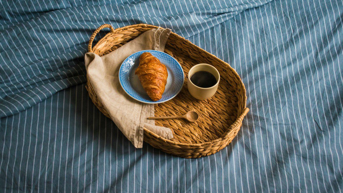 Ένα πρωινό πάνω σε κρεβάτι