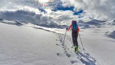 Μια γυναίκα ανεβαίνει το έβερεστ