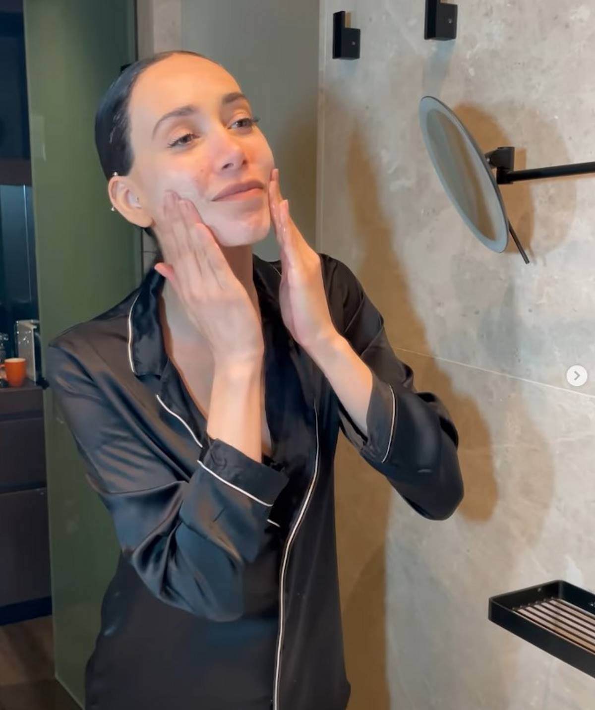 face mask apiro cosmetics