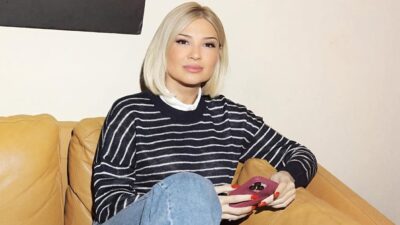 Η Φαίη Σκορδά στο καμαρίνι της