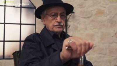 Ο Νίκος Γαλανός στη Γη της ελιάς με το μπαστούνι του