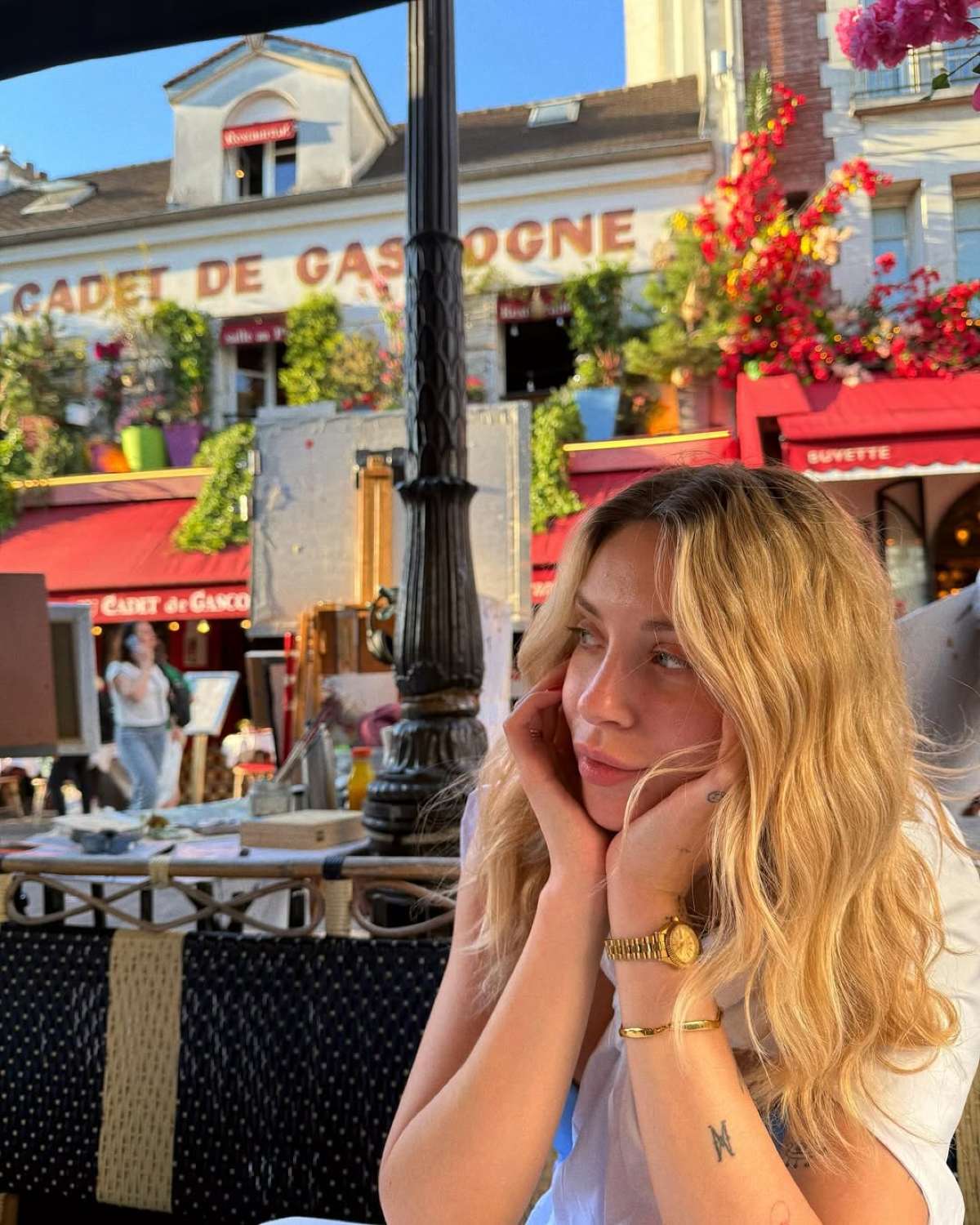 Η Γαρυφαλλιά Καληφώνη στο Παρίσι