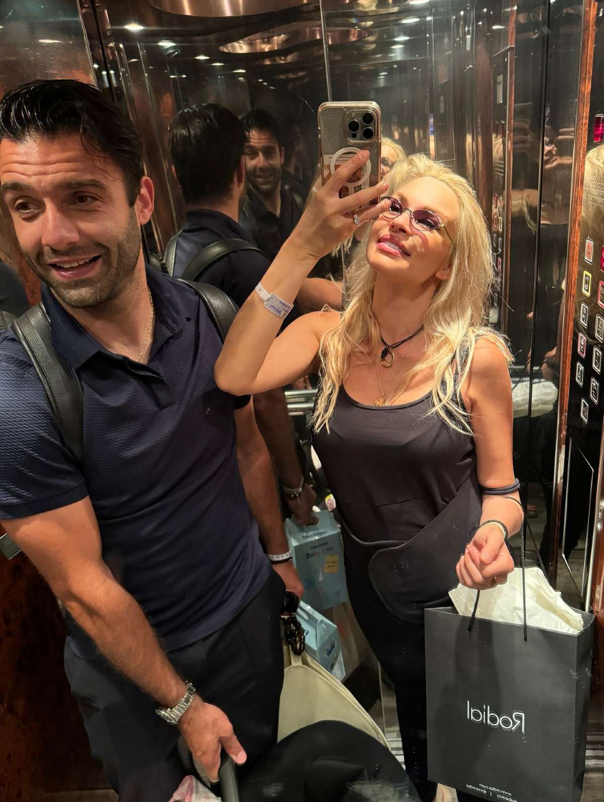 Η ανάρτηση της Βίκυς Κάβουρα για τα γενέθλια της κόρης της