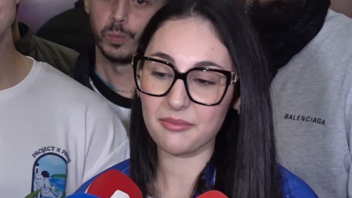 Η Klavdia στο αεροδρόμιο