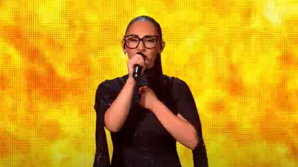 Η Klavdia στη σκηνή της Eurovision