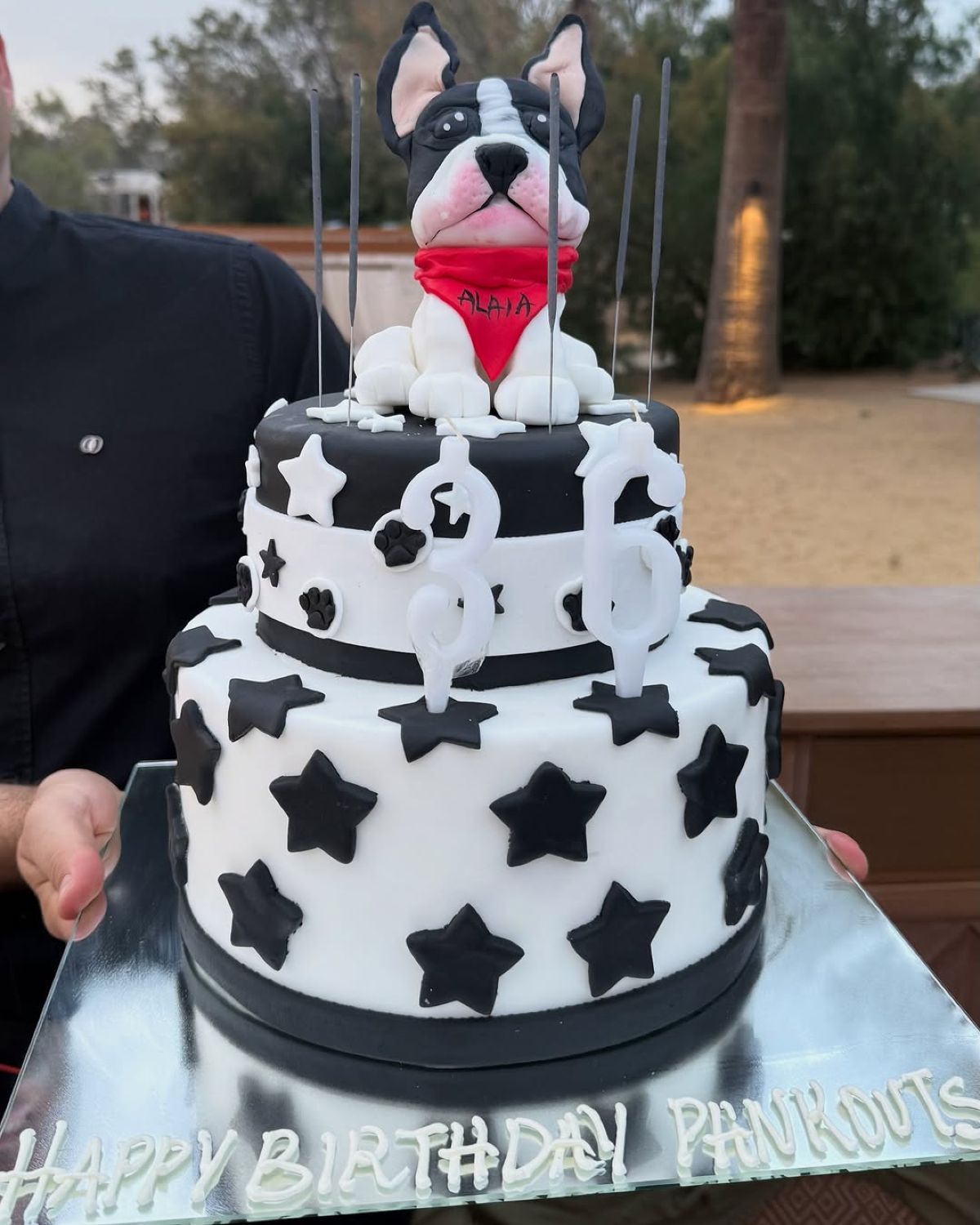 Η τούρτα γενεθλίων του Παναγιώτη Κουτσουμπή