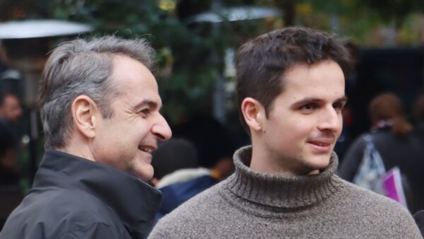 Κωνσταντίνος Μητσοτάκης: Αποφοίτησε από το πανεπιστήμιο στις ΗΠΑ - Στο πλευρό του οι γονείς του (φωτογραφία)