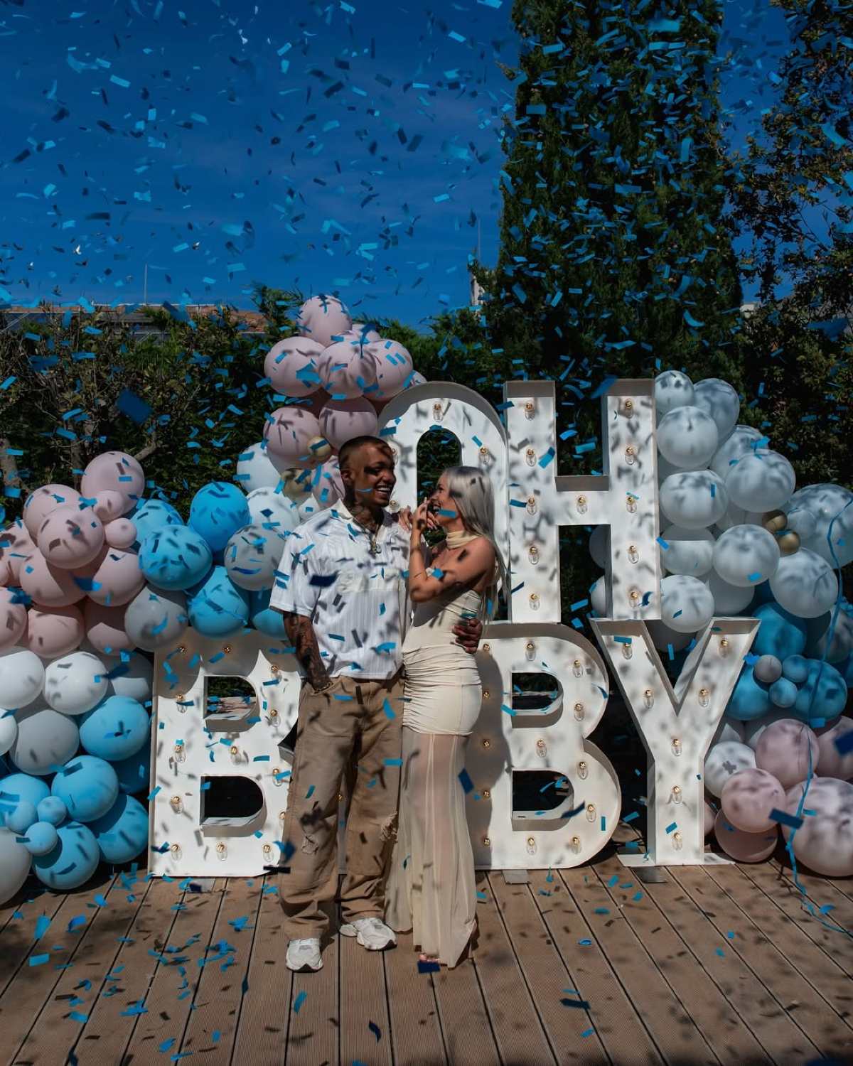 Ο Light και η Άννα Θεοδωρίδη