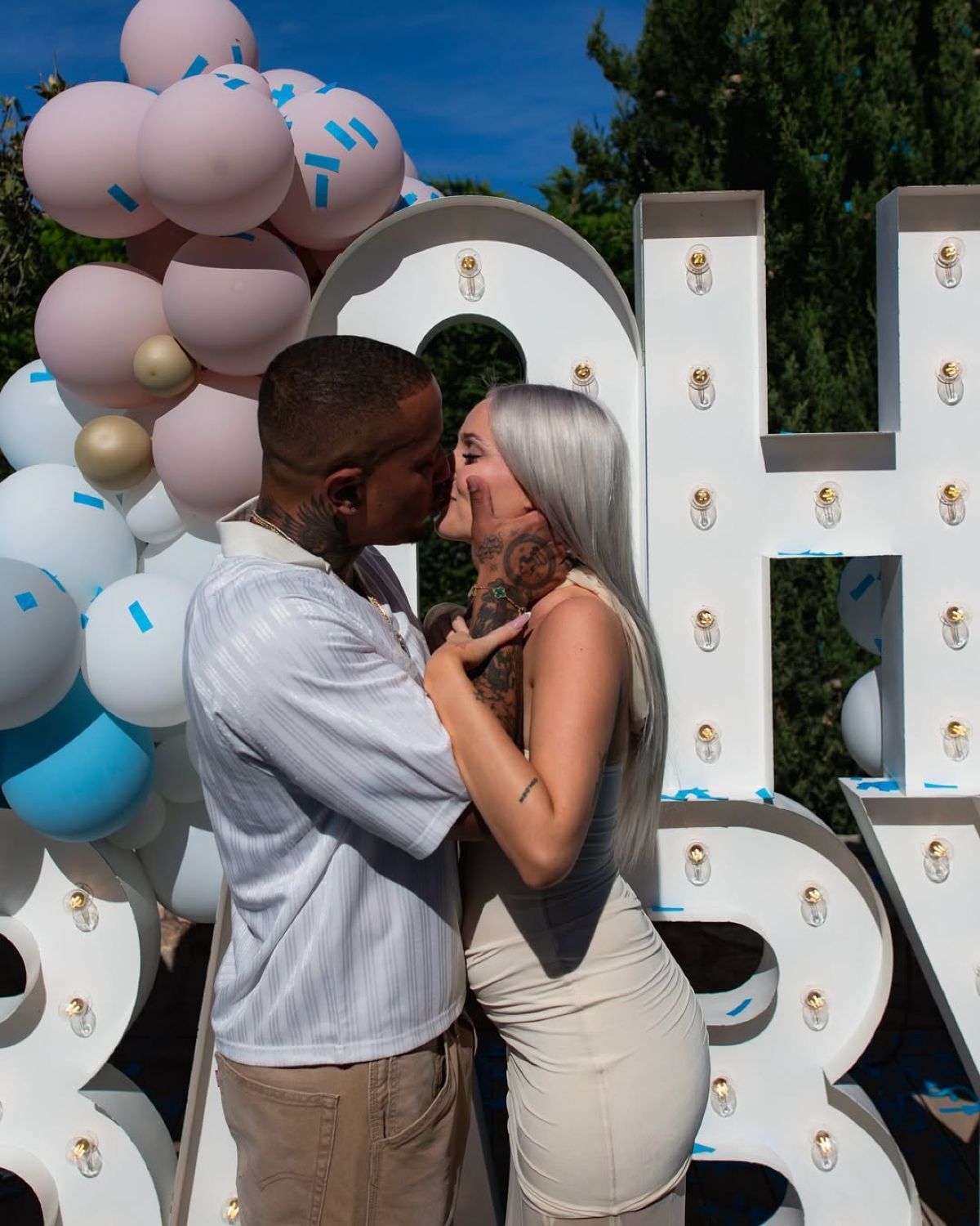 Ο Light και η Άννα Θεοδωρίδη