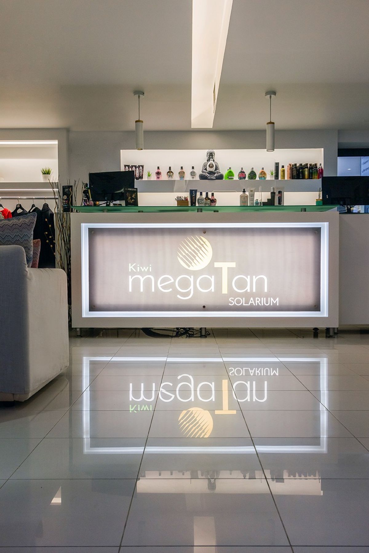 Τα Kiwi MegaTan σας υποδέχονται με τον καλύτερο τρόπο