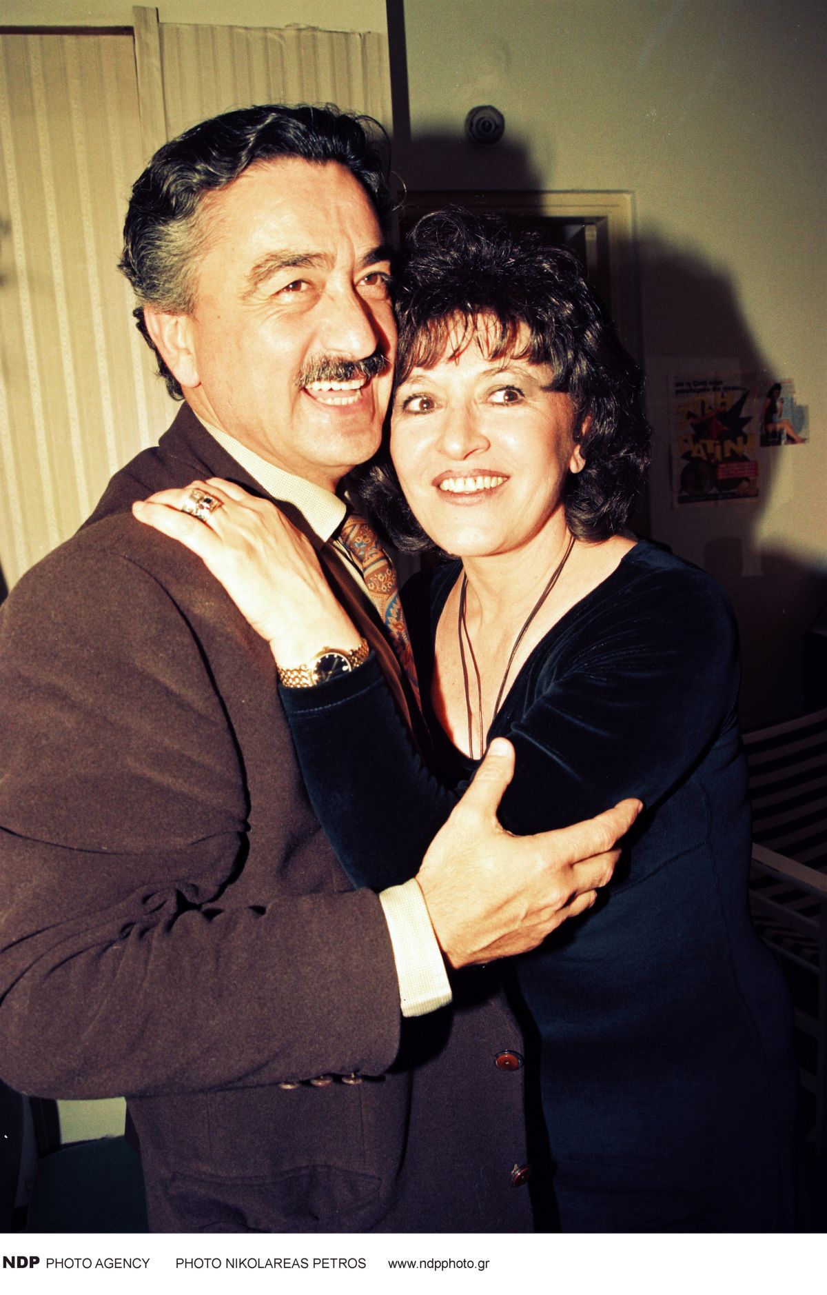 13-12-1995 Επίσημη πρεμιέρα Θέατρο Μπρόντγουαιη.Μάρθα Καραγιάννη-Νίκος Γαλανός-Ρίκα Διαυλυνά