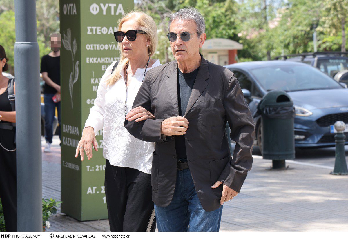 Ο Γιώργος Νταλάρας με την σύζυγό του