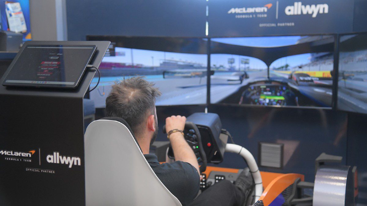 Ραντεβού σε ένα κατάστημα ΟΠΑΠ για μια αυθεντική εμπειρία Formula 1