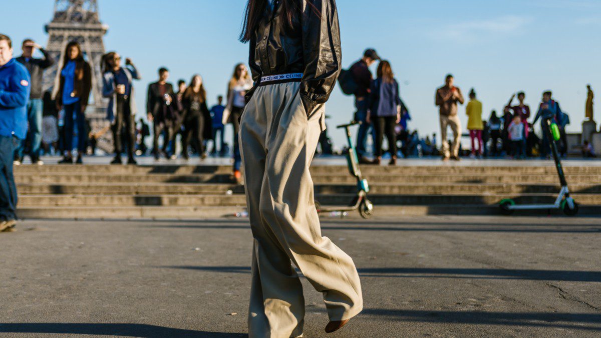 φαρδύ παντελόνι στο street style
