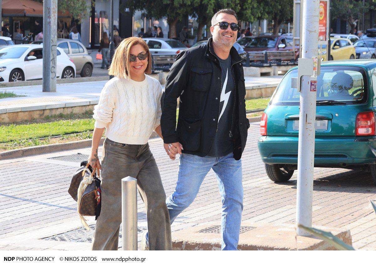 Η Μαριάντα Πιερίδη και ο Πάνος Ιωάννου χέρι χέρι στη Γλυφάδα