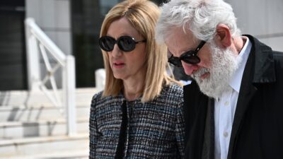 Η δικηγόρος του Πέτρου Φιλιππίδη στο δικαστήριο