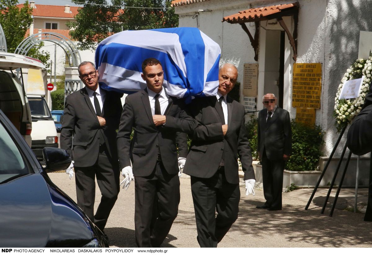 Κηδεία Πέτρου Μολυβιάτη