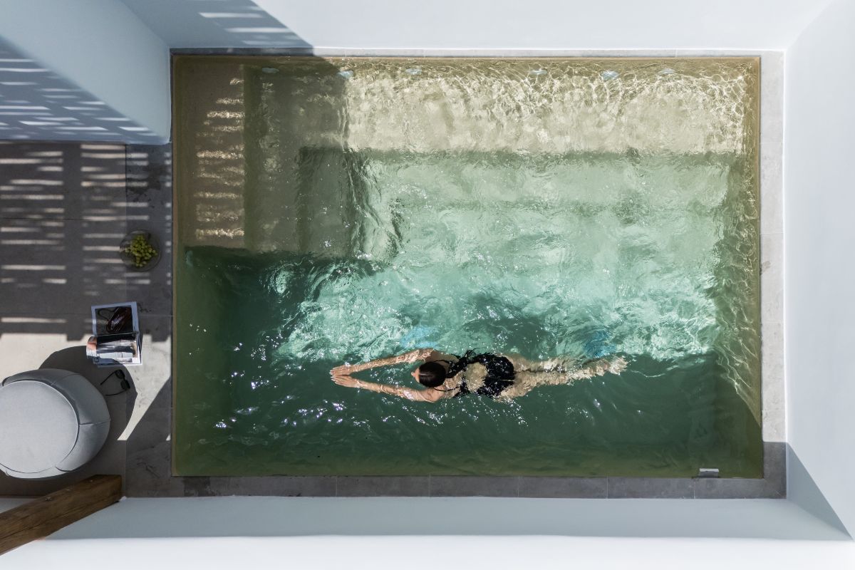 Η ιδιωτική πισίνα της deluxe σουίτας