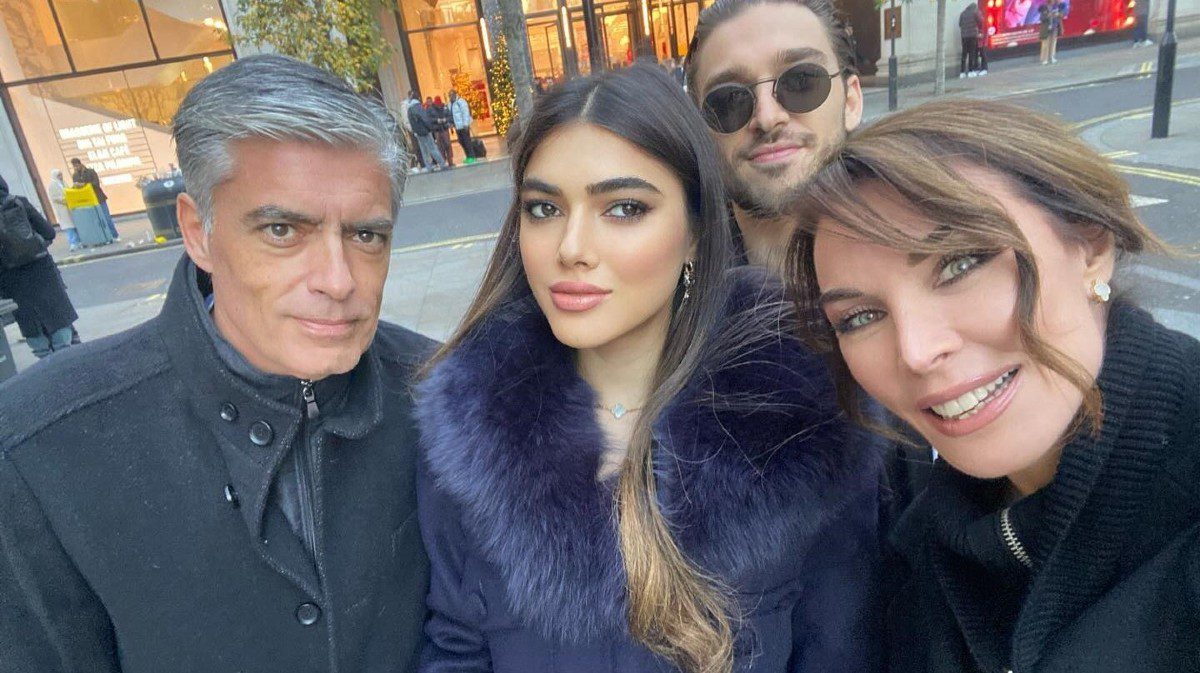 Η Τατιάνα Στεφανίδου, ο Νίκος Ευαγγελάτος και τα παιδιά της