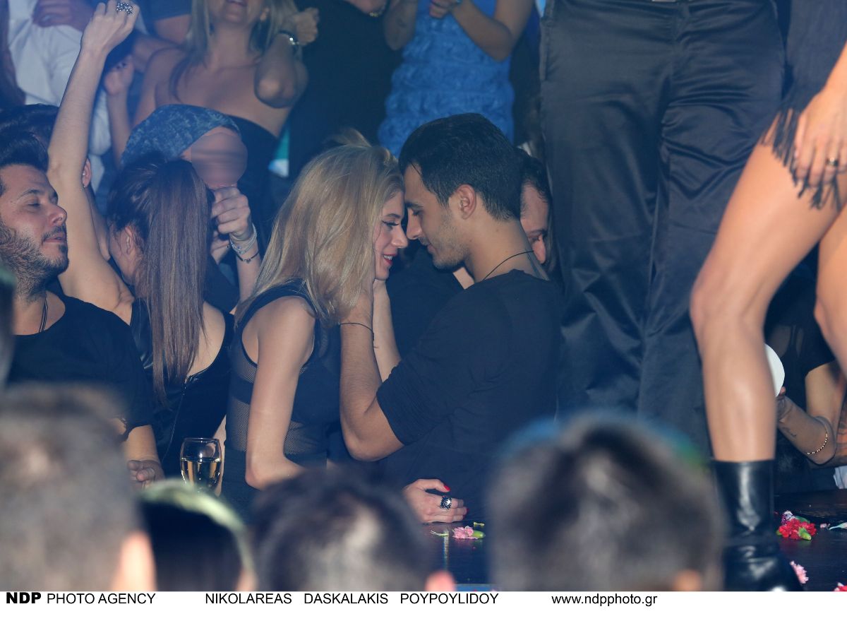 08-01-2015 Teatro. Τζένη Θεωνά-Δήμος Αναστασιάδης - Οι πρώτες τότε φωτογραφίες του ζευγαριού