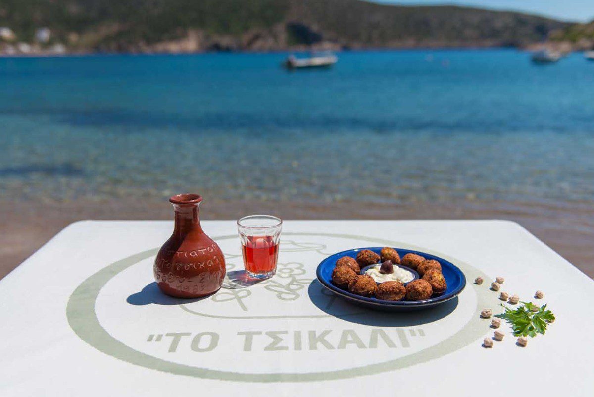 Απόλαυση με θέα τη θάλασσα