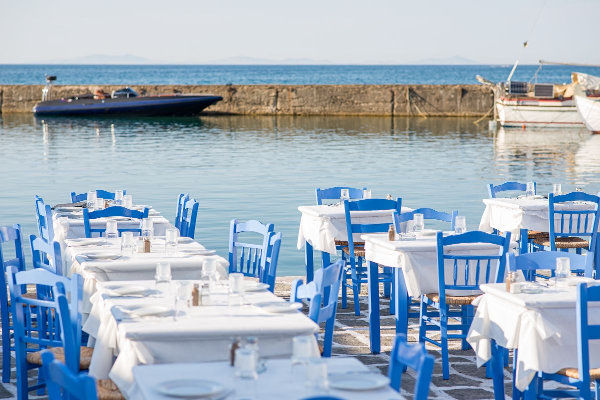 Το ουζερί των Ναυτικών στην Πάρο