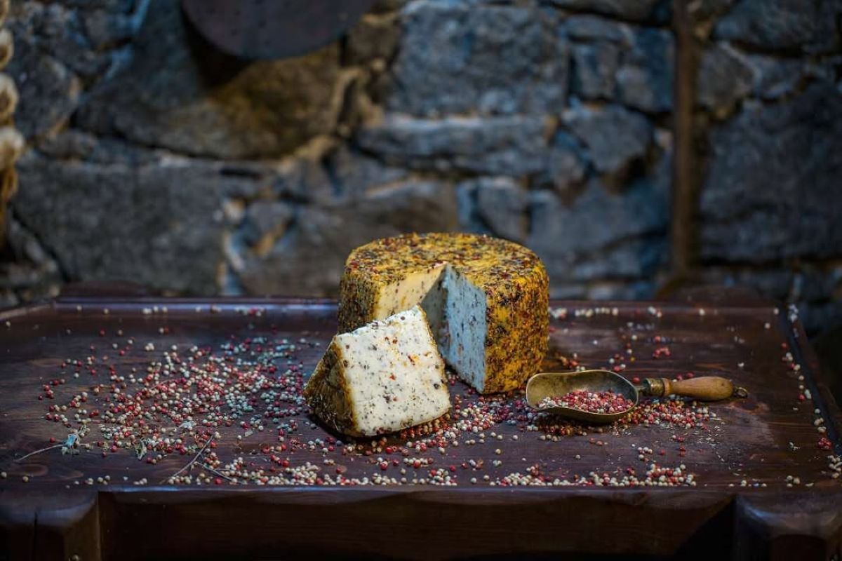 τυρί με πιπέρι