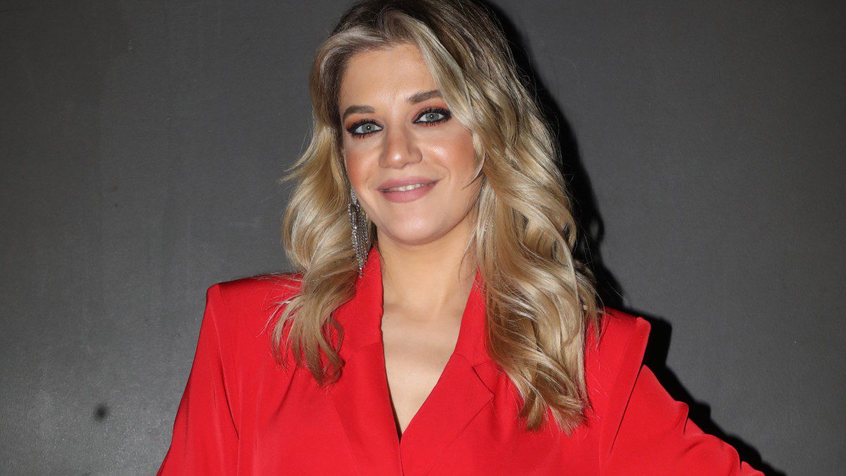 Η Τζένη Θεωνά σε δημόσια έξοδό της