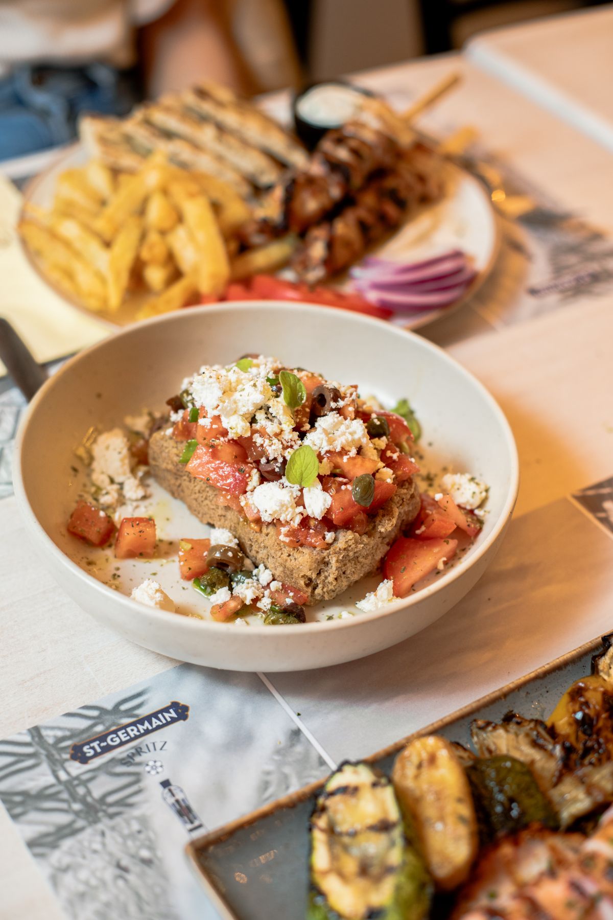 Λαχταριστός ντάκος με φρέσκα υλικά