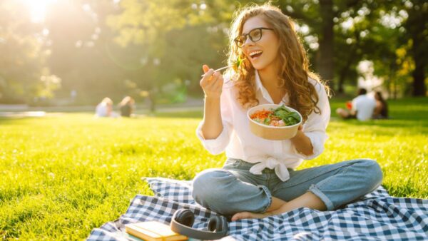 Υγιεινή διατροφή με σαλάτες