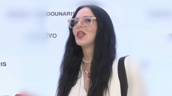 Η Ζενεβιέβ Μαζαρί