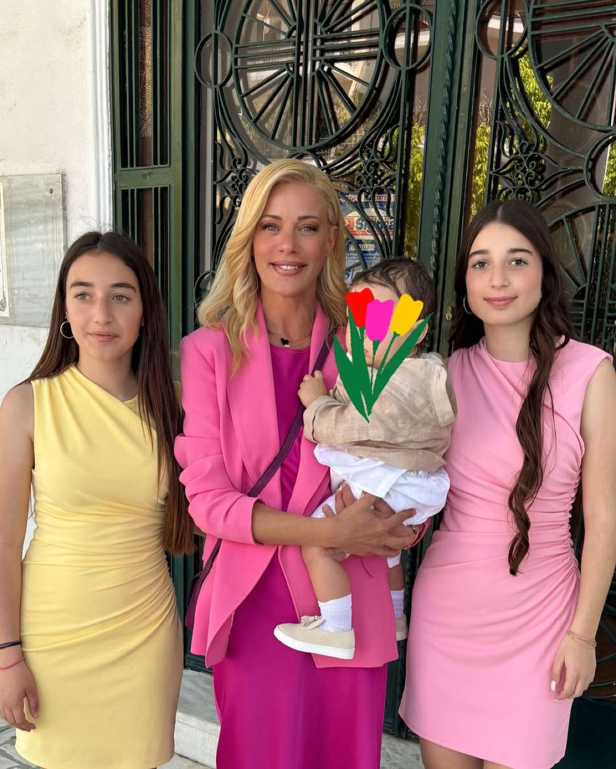 Η Ζέτα Μακρυπούλια στην βάπτιση του ανιψιού της