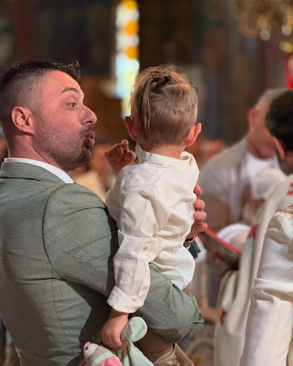 Η Ζέτα Μακρυπούλια στην βάπτιση του ανιψιού της